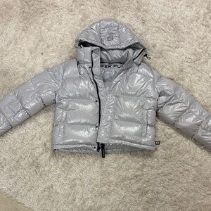 Light grey Aritzia Super Puff Jacket Shorty